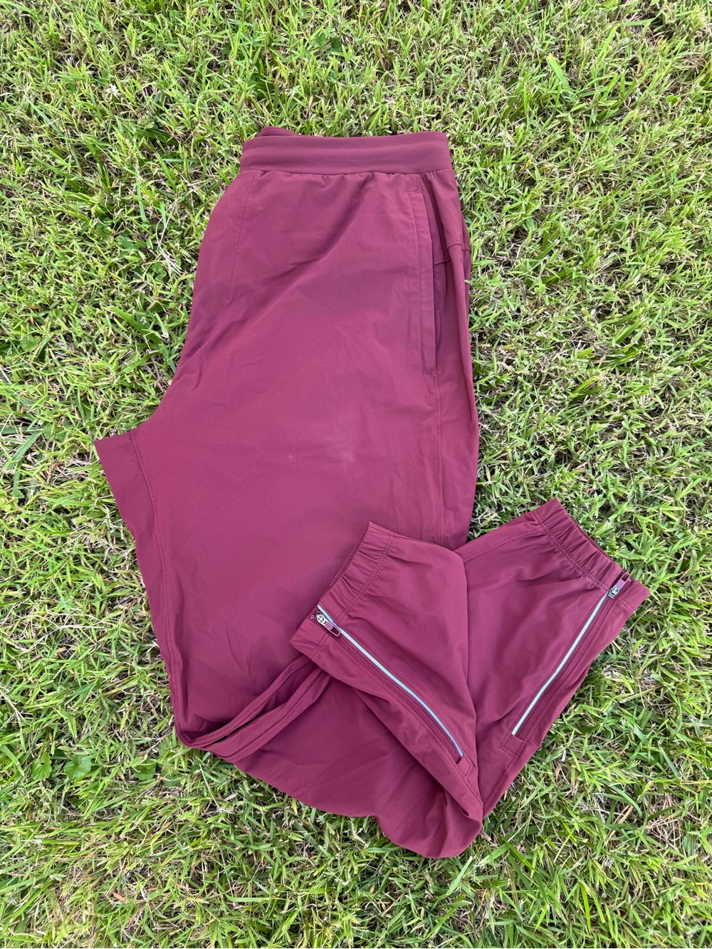 lululemon athletica pace breaker jogger Men's Maroon Sweatpants